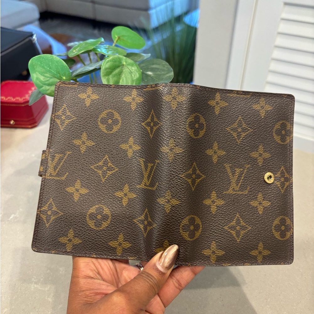 LV Tan Leather Organizer - Picture 5 of 7